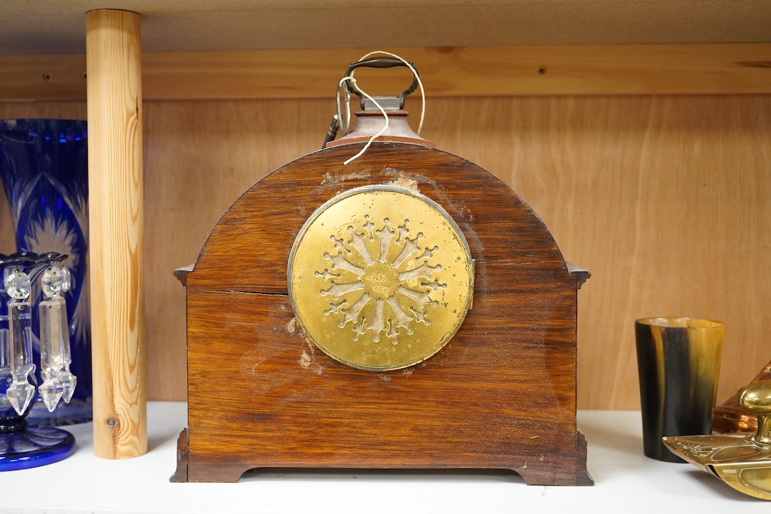 An Edwardian mantel clock, the dial inscribed Sir John Bennet Ltd, Paris, with pendulum and key, 31cm high